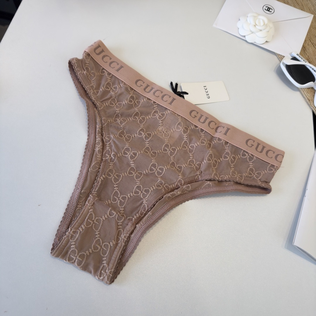 。Gucci古奇蕾丝分体比基尼泳衣👙专柜最新款沙滩系列连体式泳衣 可以说是游泳衣的天花板了👙强烈推荐！实