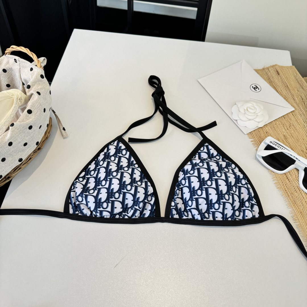 。Dior迪奥比基尼👙❤️😍🥰适合多种场景的游泳衣🏊‍♀️海边 游泳池 温泉 水上乐园 漂流都可以😌内搭