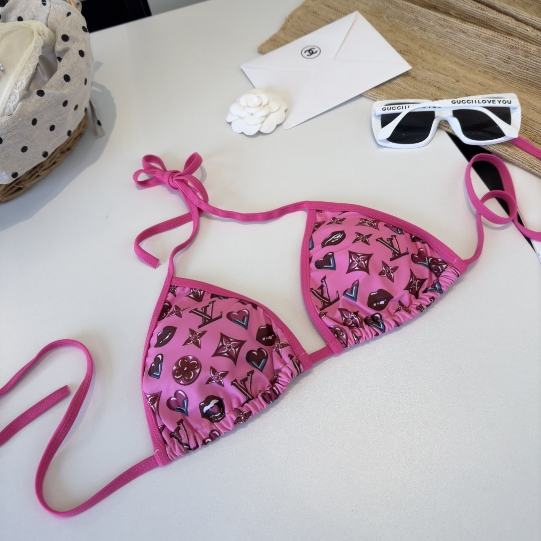 。LV路易威登比基尼👙❤️😍🥰适合多种场景的游泳衣🏊‍♀️海边 游泳池 温泉 水上乐园 漂流都可以😌内搭