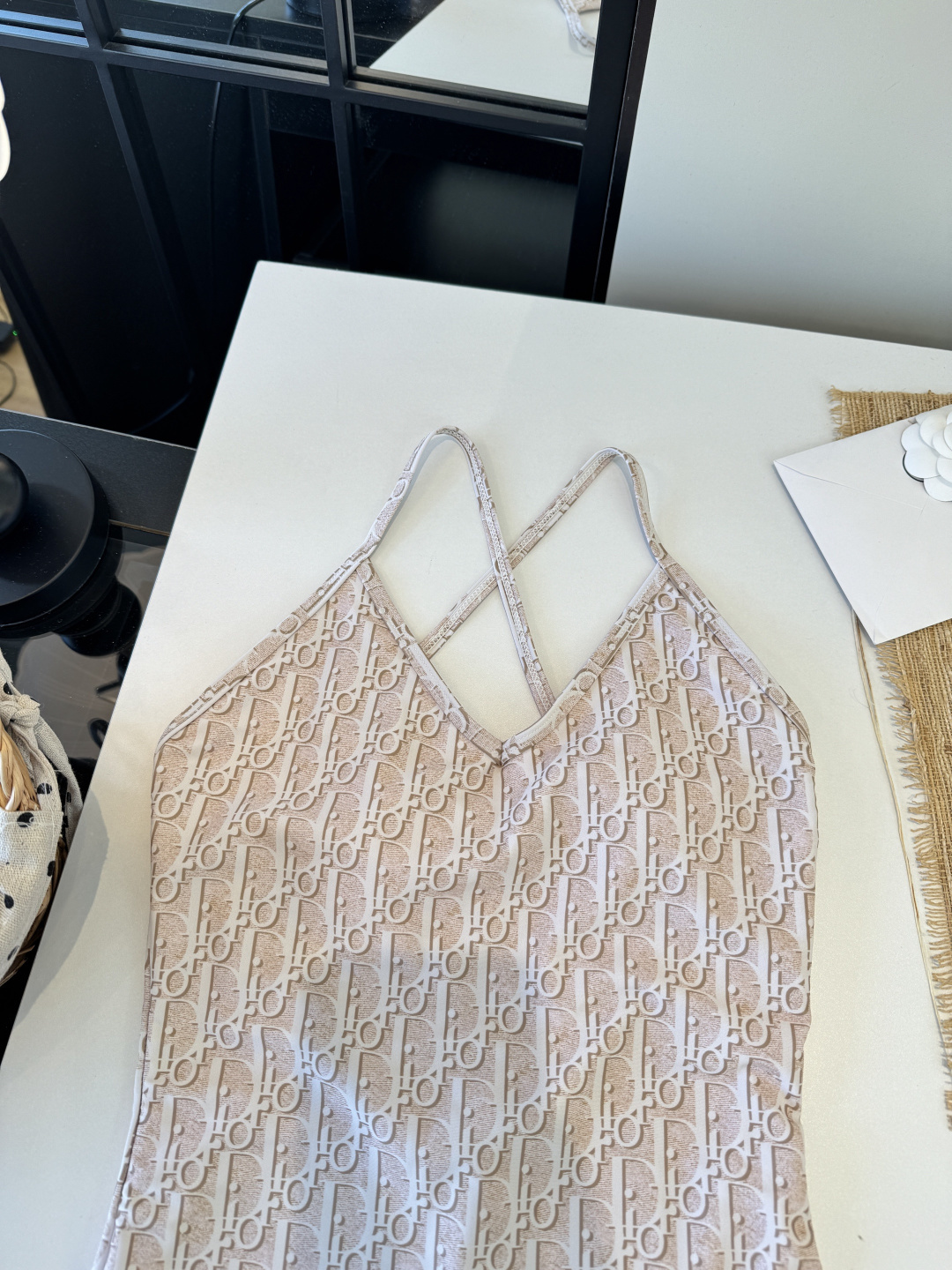 。Dior迪奥新连体比基尼👙泳衣，个性十足，超显水蛇腰，出游必备SM L XL