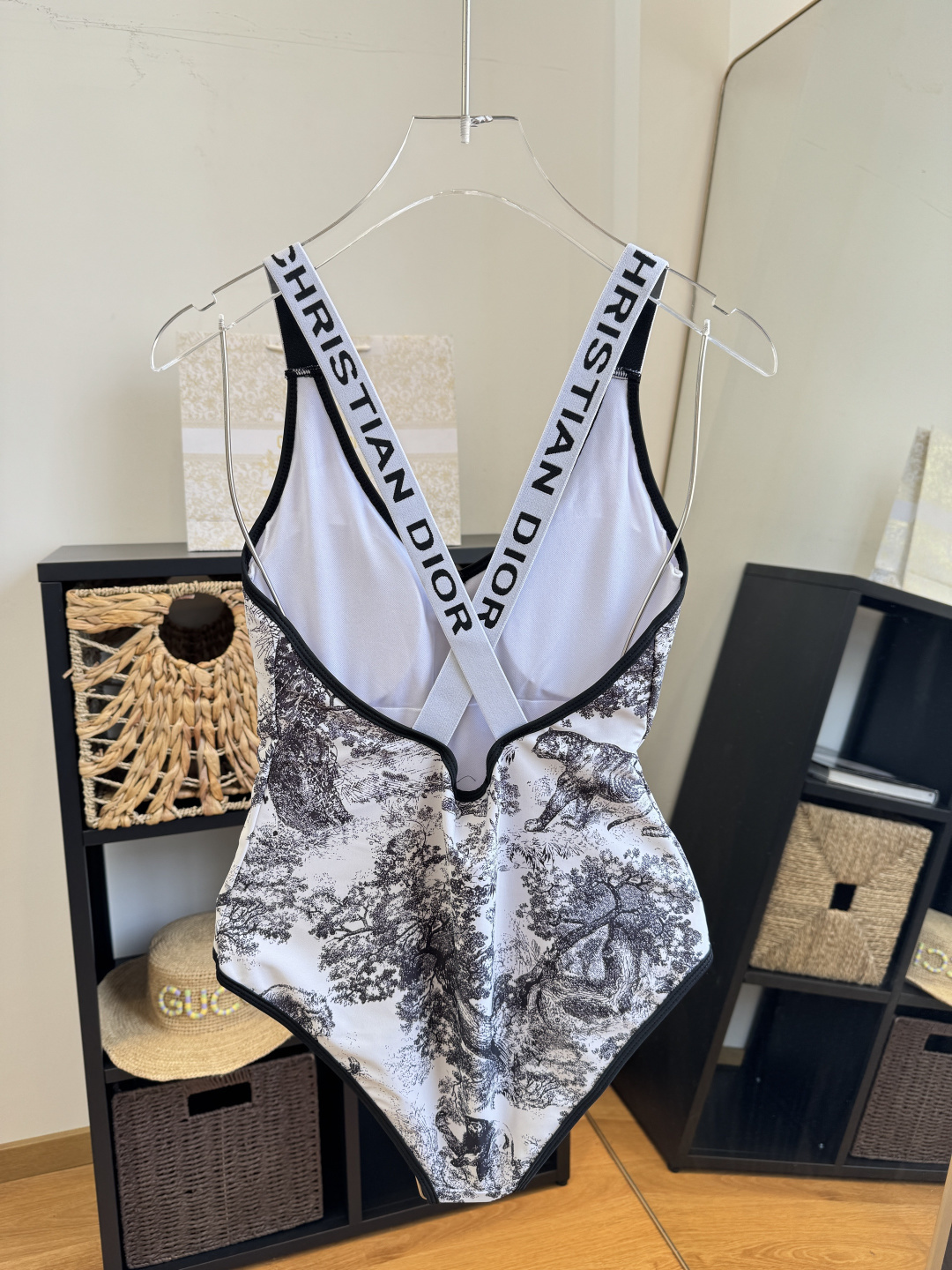 。Dior迪奥官方新款连体泳衣比基尼，S M L XL