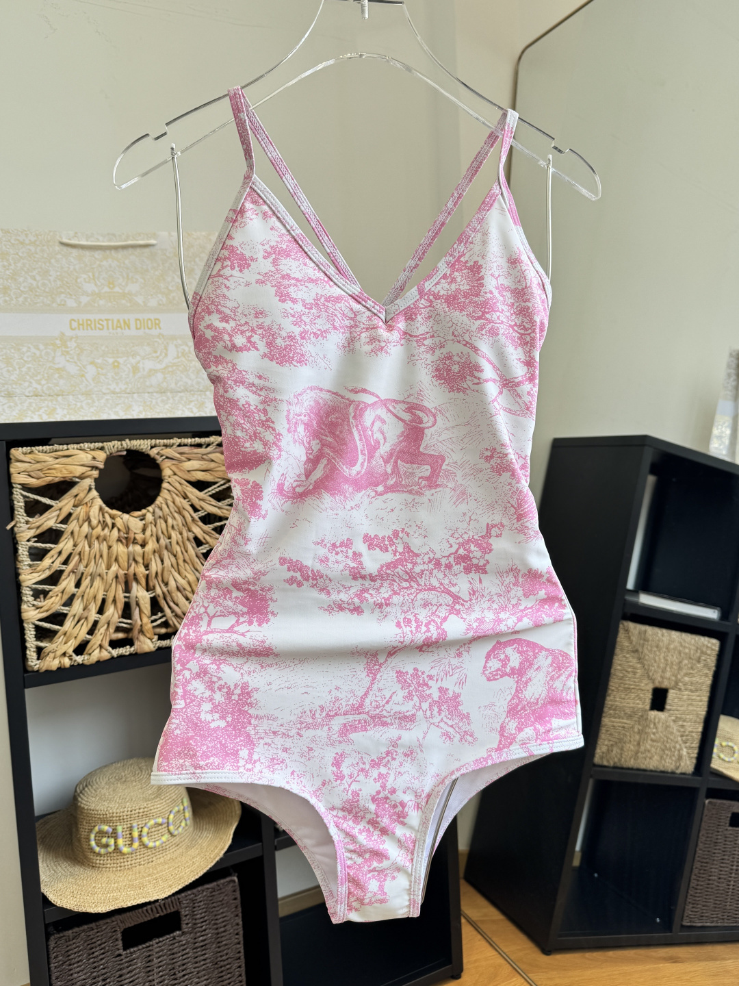 。Dior迪奥官方新款连体泳衣比基尼，S M L XL