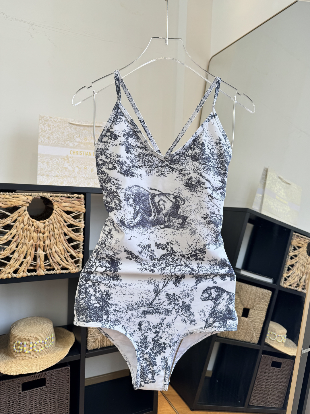 。Dior迪奥官方新款连体泳衣比基尼，S M L XL