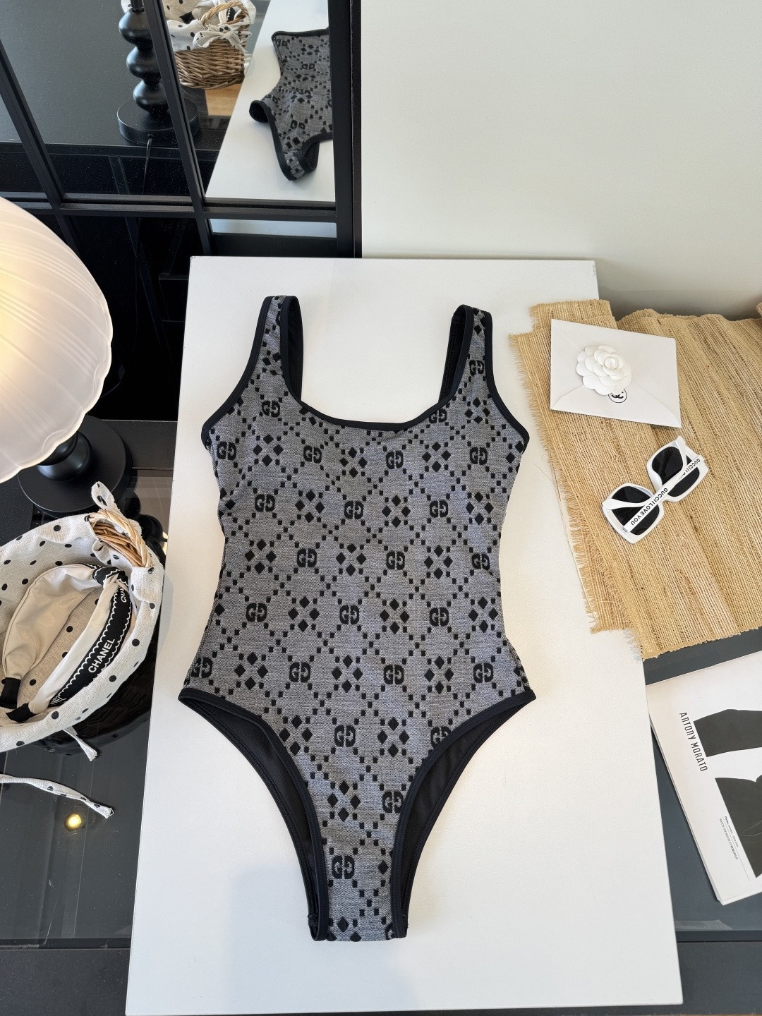。Gucci古奇连体泳衣👙 上身超级棒！同步各大专柜发售，自然而然呈现时尚感！十分减龄，具有年轻活力。 