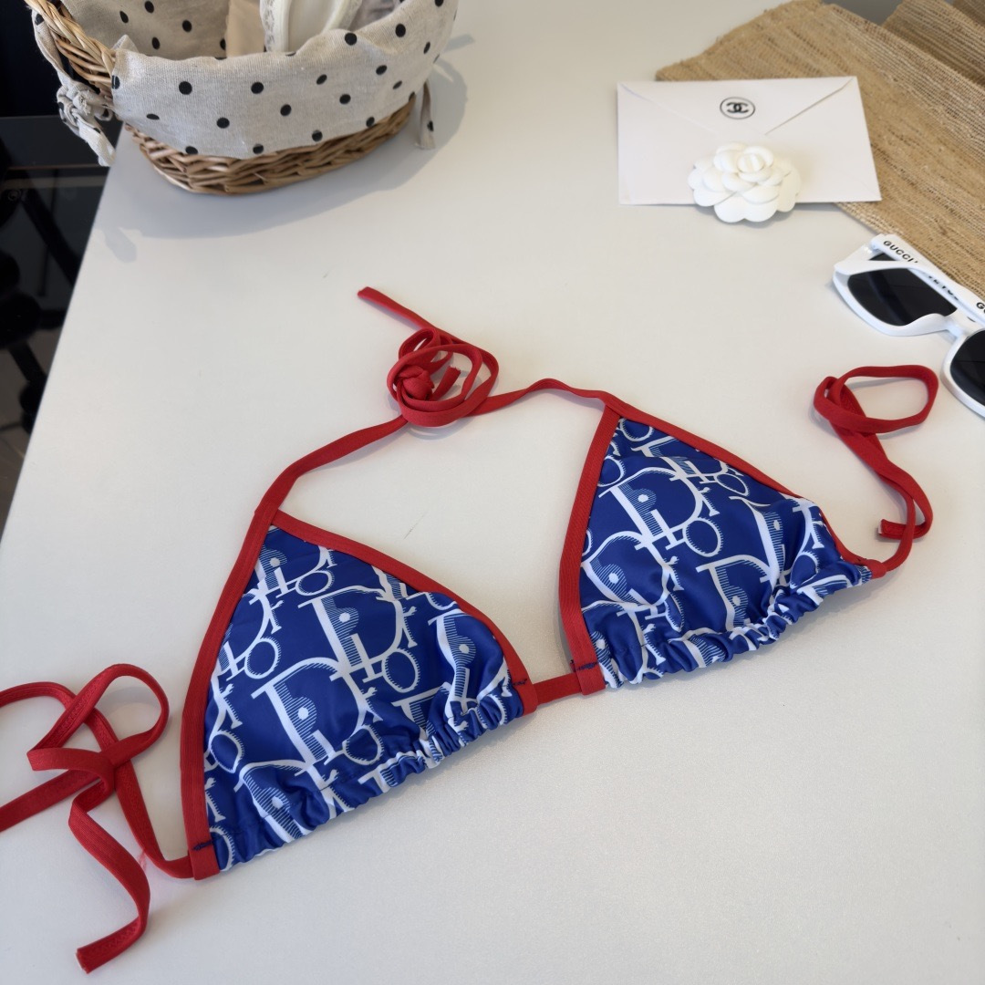 。Dior迪奥比基尼👙❤️😍🥰适合多种场景的游泳衣🏊‍♀️海边 游泳池 温泉 水上乐园 漂流都可以😌内搭