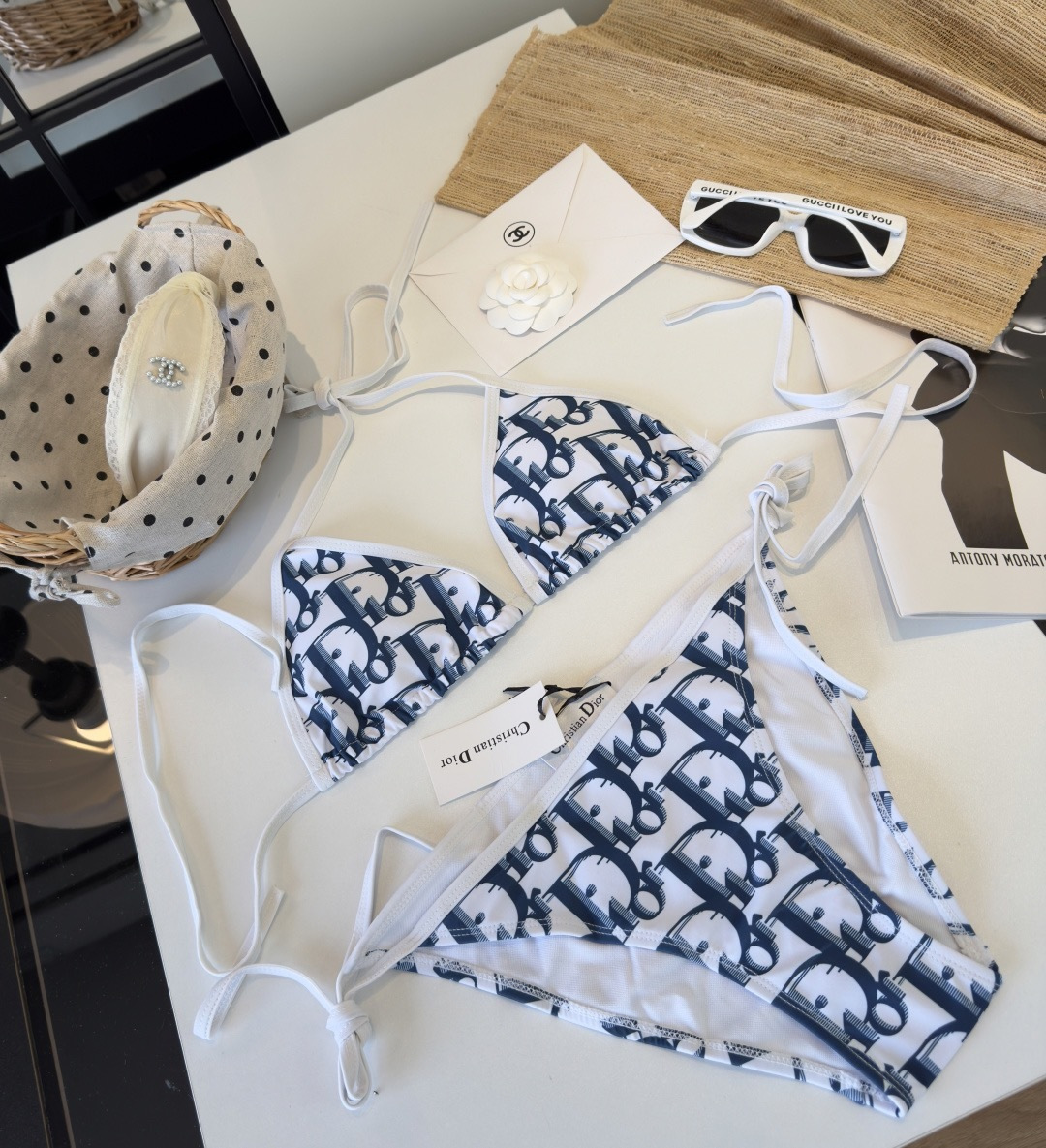 。Dior迪奥比基尼👙❤️😍🥰适合多种场景的游泳衣🏊‍♀️海边 游泳池 温泉 水上乐园 漂流都可以😌内搭
