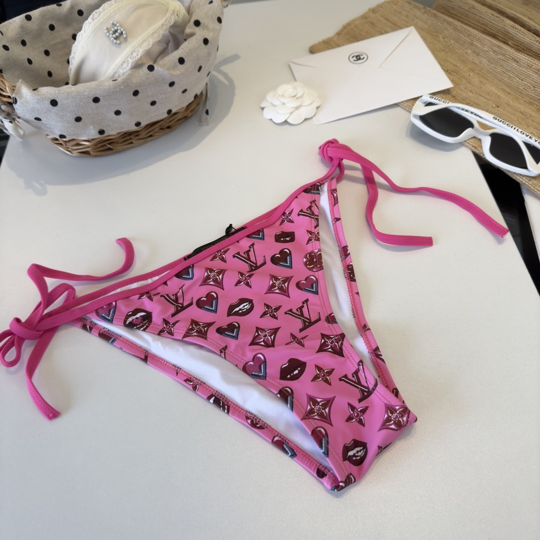 。LV路易威登比基尼👙❤️😍🥰适合多种场景的游泳衣🏊‍♀️海边 游泳池 温泉 水上乐园 漂流都可以😌内搭