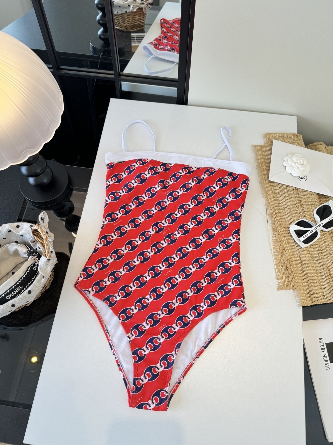 。Gucci古奇连体泳衣👙 上身超级棒！同步各大专柜发售，自然而然呈现时尚感！十分减龄，具有年轻活力。 