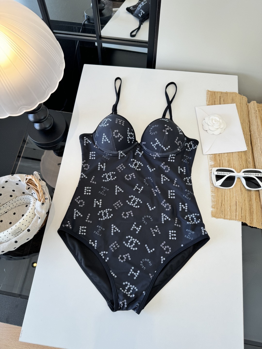 。Chanel香奈儿新款比基尼泳衣👙❤️😍🥰适合多种场景的游泳衣🏊‍♀️海边 游泳池 温泉 水上乐园 漂