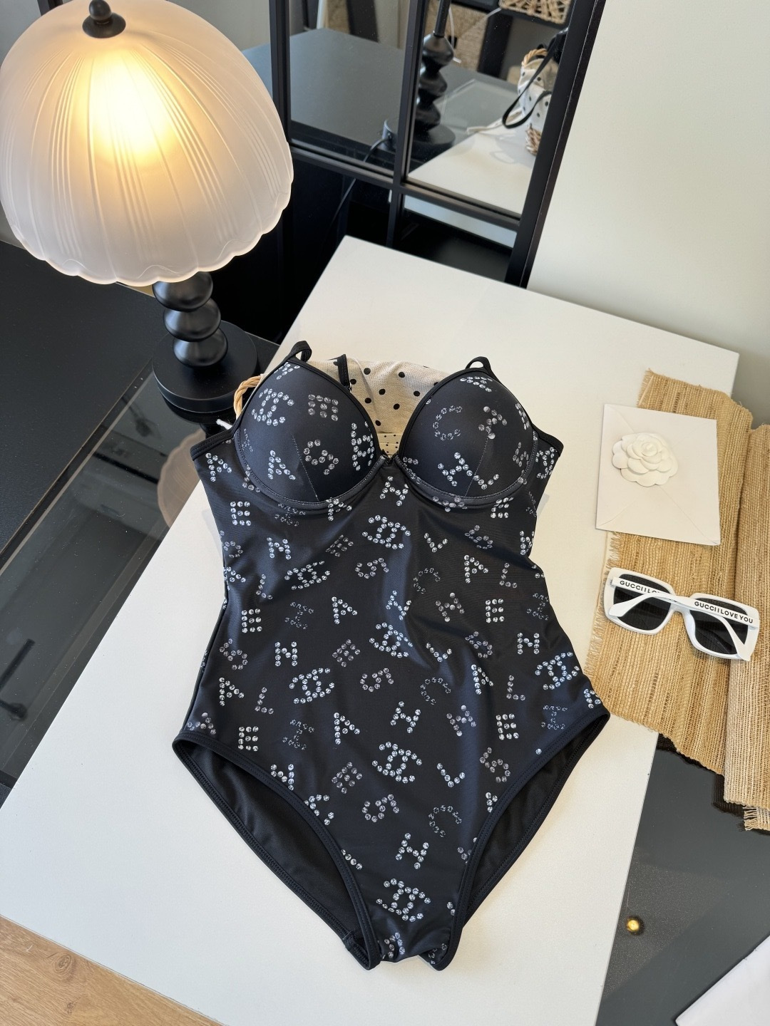 。Chanel香奈儿新款比基尼泳衣👙❤️😍🥰适合多种场景的游泳衣🏊‍♀️海边 游泳池 温泉 水上乐园 漂