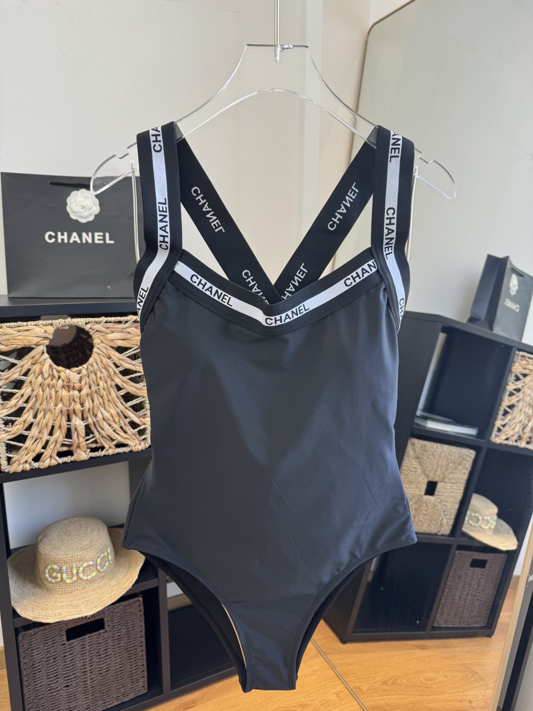 。Chanel香奈儿新款连体泳衣S M L XL