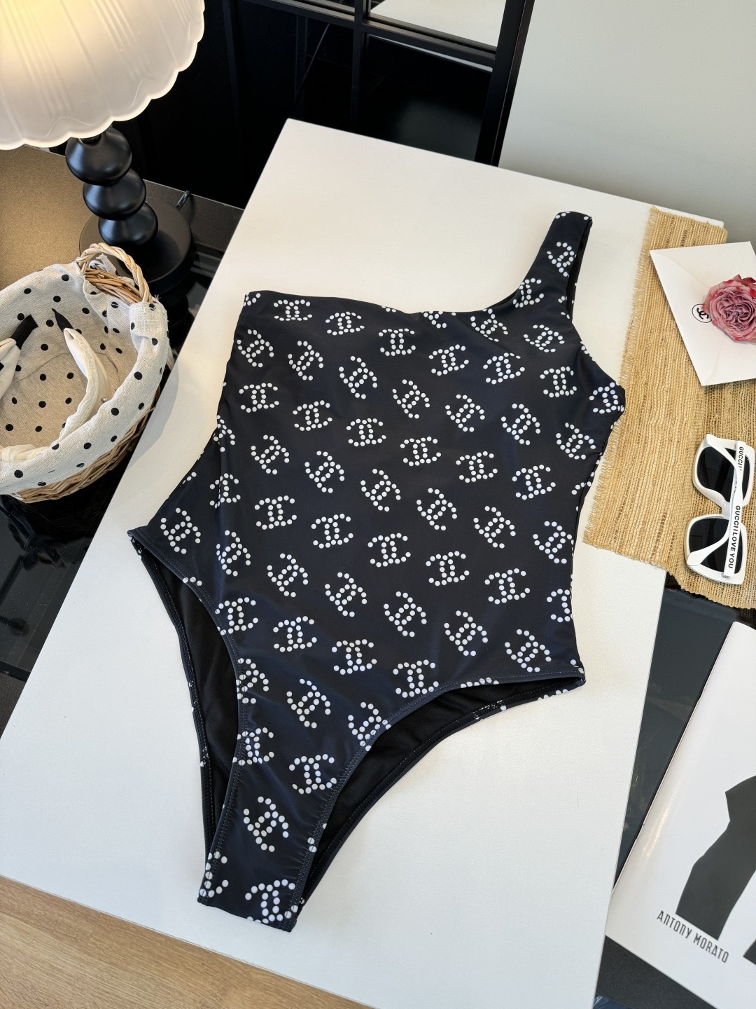 。Chanel香奈儿新款连体泳衣S M L XL