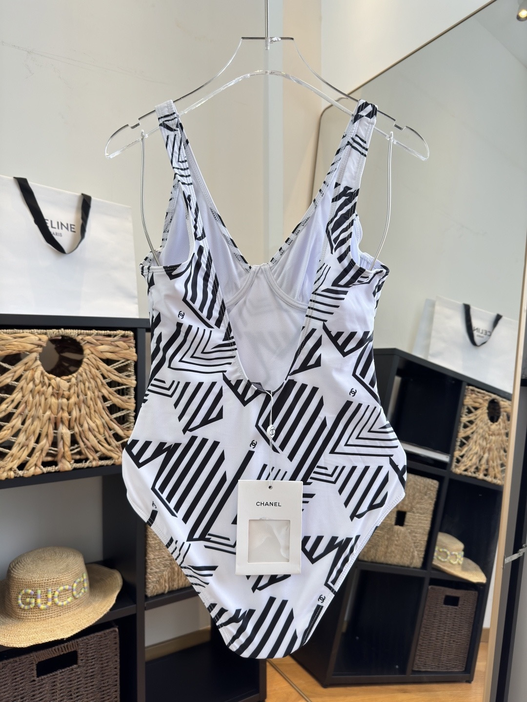 。Chanel香奈儿新款连体泳衣S M L XL