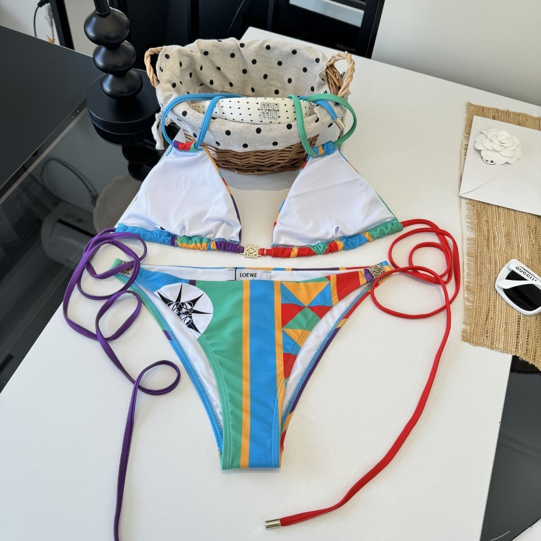 。罗意威LOEWE新款比基尼泳衣👙❤️😍🥰适合多种场景的游泳衣🏊‍♀️海边 游泳池 温泉 水上乐园 漂流