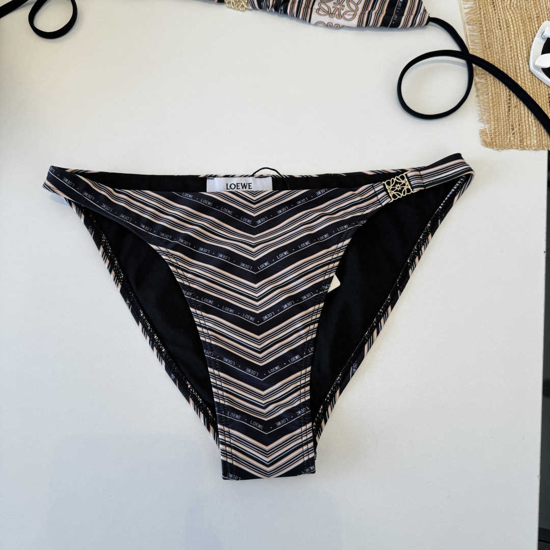 。罗意威LOEWE新款分体比基尼泳衣👙❤️😍🥰适合多种场景的游泳衣🏊‍♀️海边 游泳池 温泉 水上乐园 