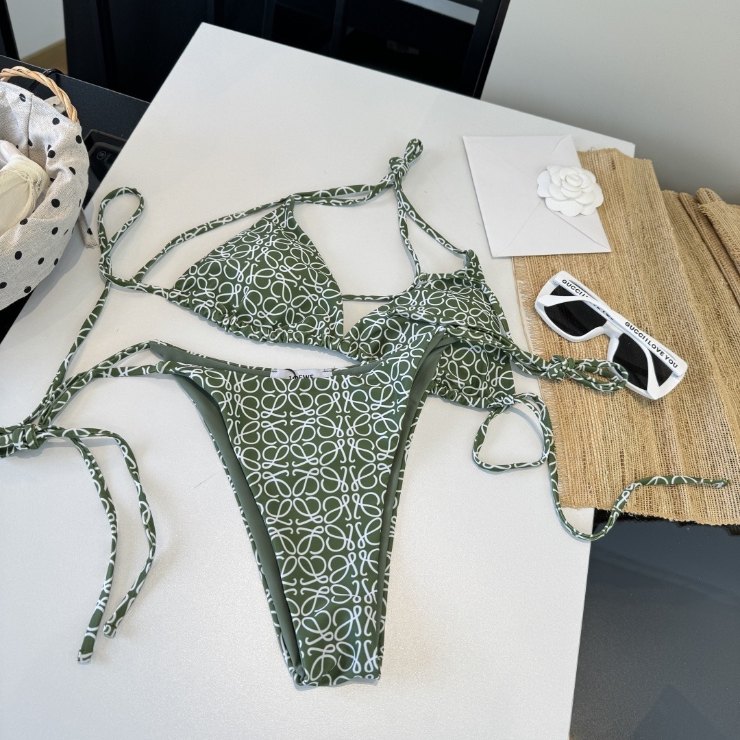 。罗意威LOEWE新款比基尼泳衣👙❤️😍🥰适合多种场景的游泳衣🏊‍♀️海边 游泳池 温泉 水上乐园 漂流