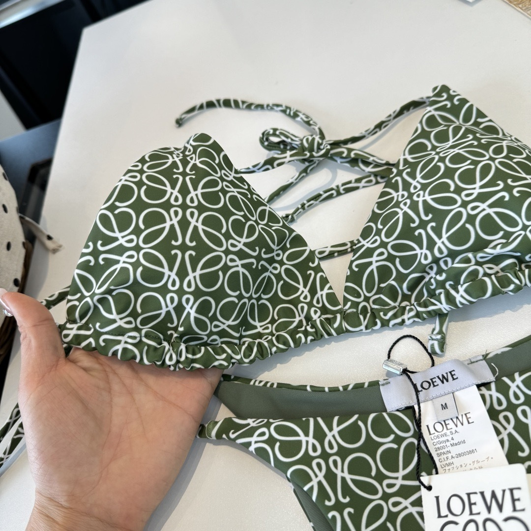 。罗意威LOEWE新款比基尼泳衣👙❤️😍🥰适合多种场景的游泳衣🏊‍♀️海边 游泳池 温泉 水上乐园 漂流