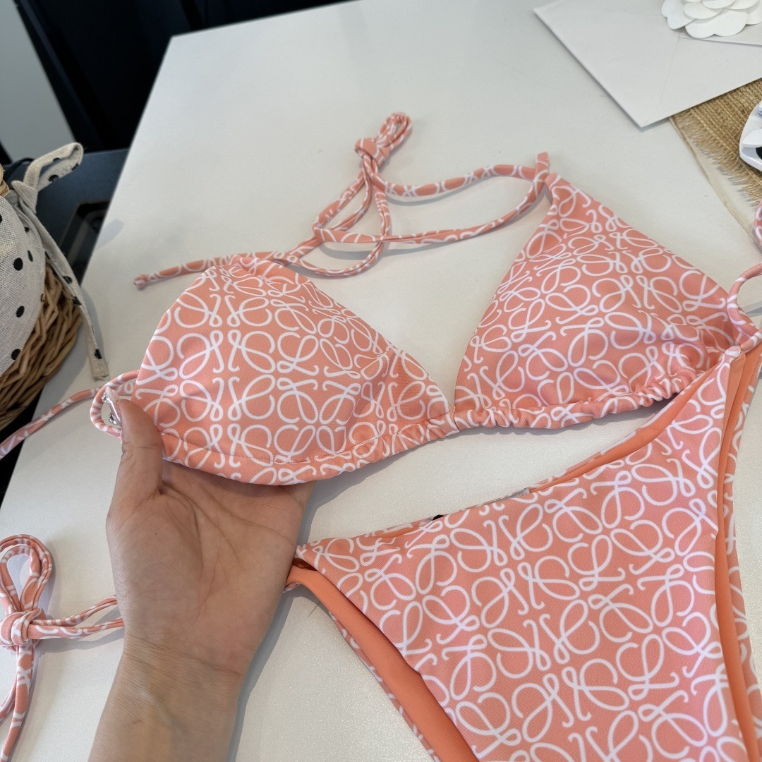 。罗意威LOEWE新款比基尼泳衣👙❤️😍🥰适合多种场景的游泳衣🏊‍♀️海边 游泳池 温泉 水上乐园 漂流
