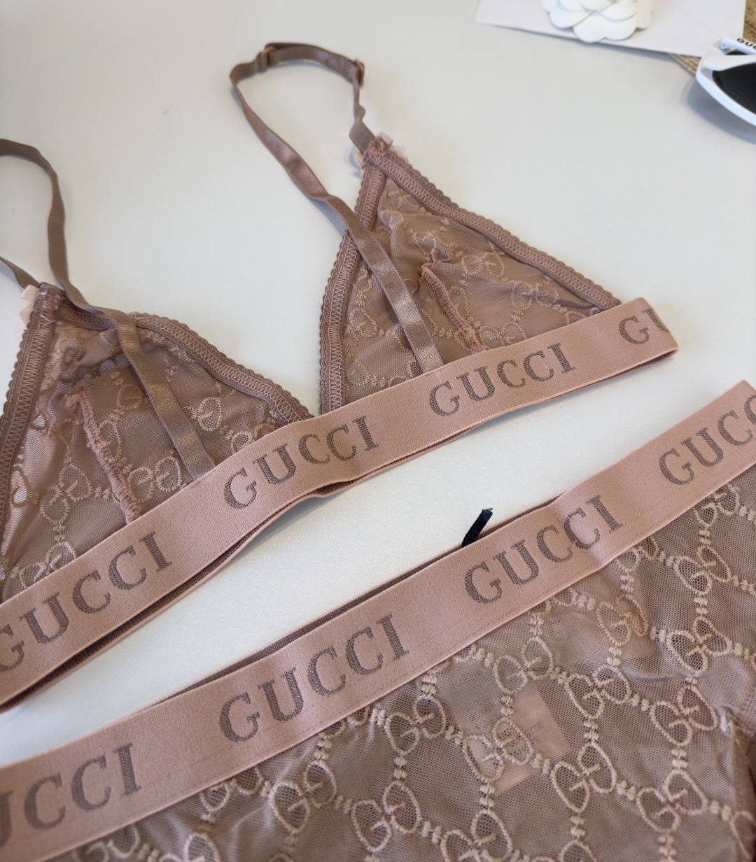 。Gucci古奇蕾丝分体比基尼泳衣👙专柜最新款沙滩系列连体式泳衣 可以说是游泳衣的天花板了👙强烈推荐！实