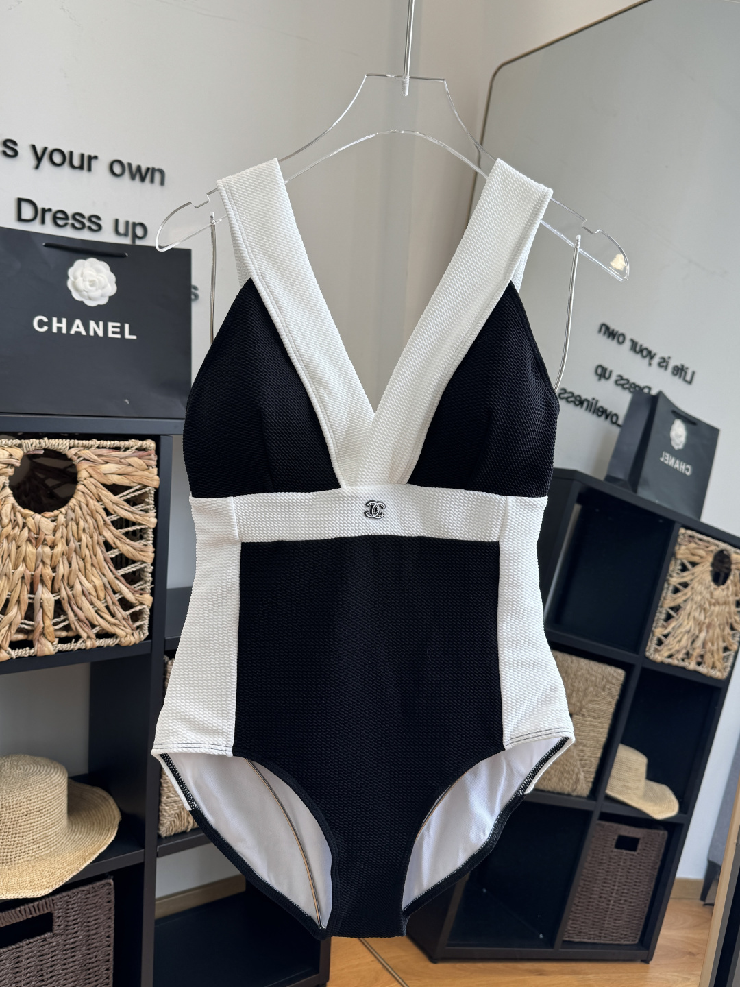 。Chanel香奈儿连体比基尼👙泳衣，S M L XL