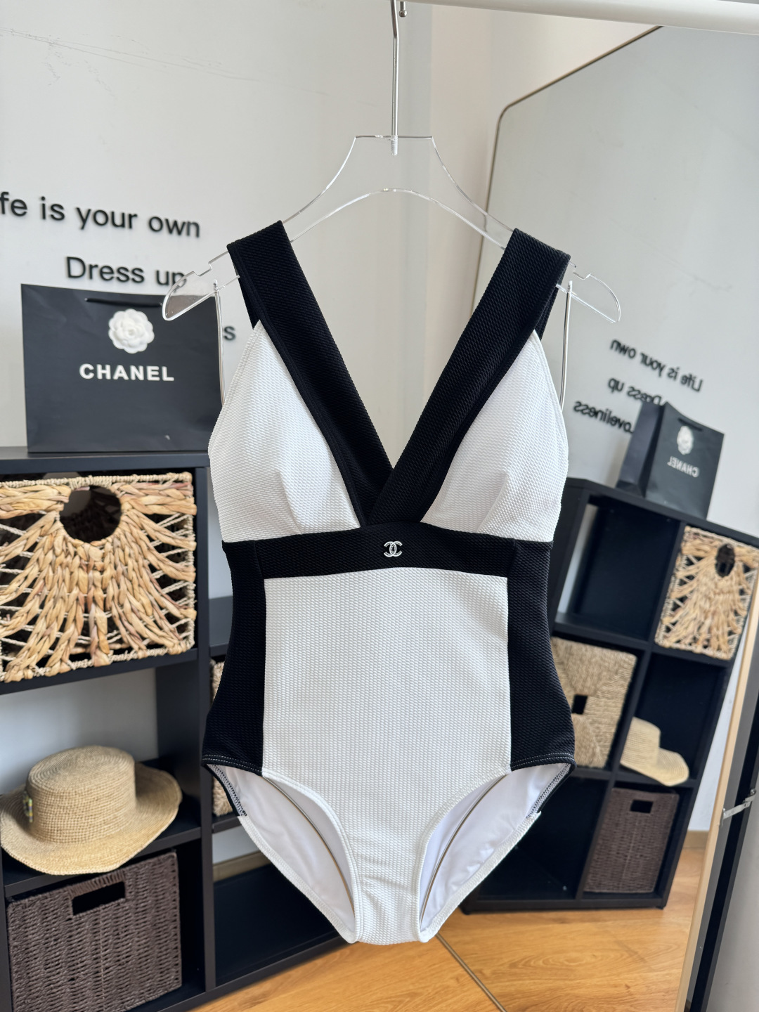 。Chanel香奈儿连体比基尼👙泳衣，S M L XL