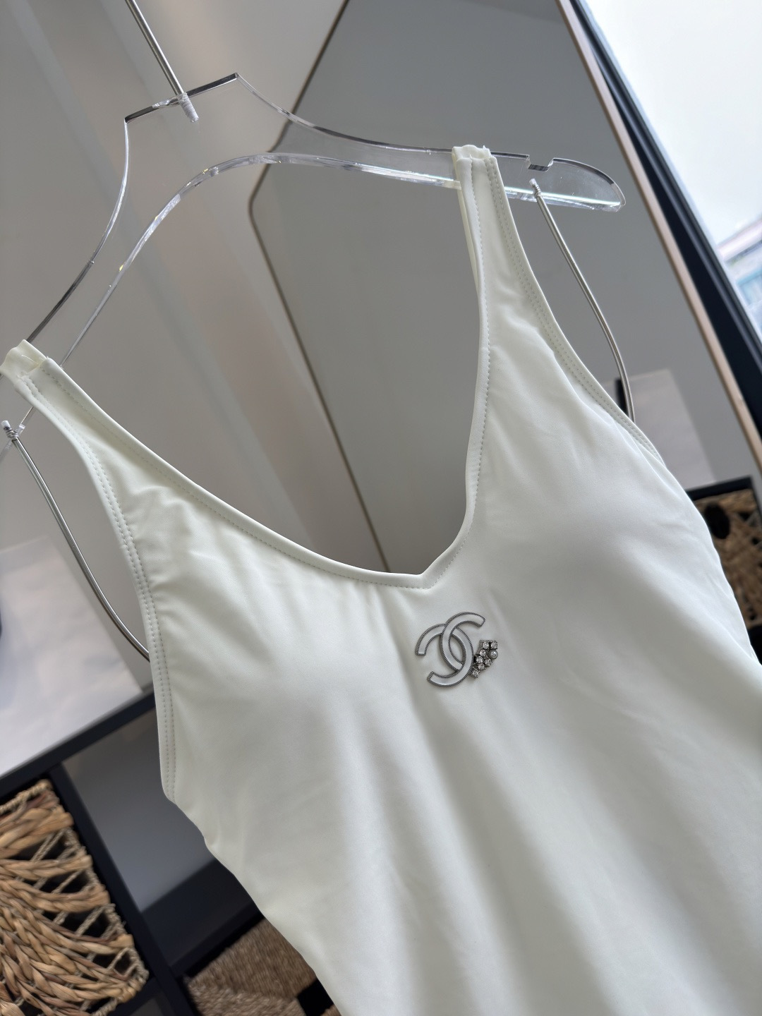 。Chanel 香奈儿连体泳衣 😍🥰适合多种场景的游泳衣🏊‍♀️海边 游泳池 温泉 水上乐园 漂流都可以