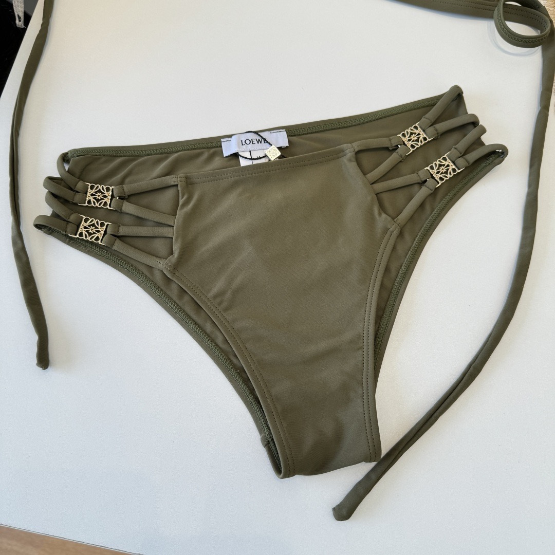 。罗意威LOEWE新款分体比基尼泳衣👙❤️😍🥰适合多种场景的游泳衣🏊‍♀️海边 游泳池 温泉 水上乐园 