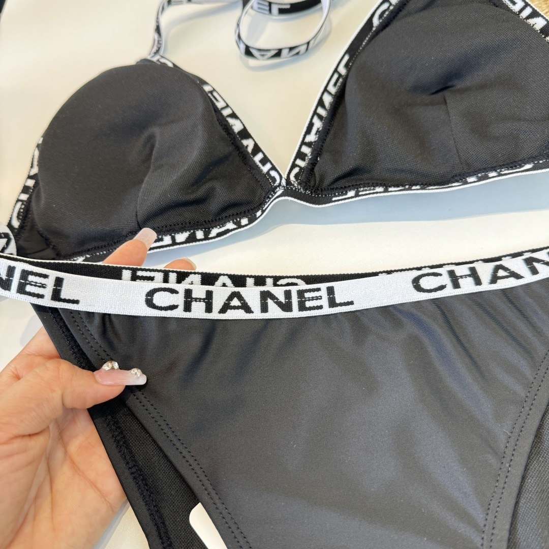 。Chanel香奈儿新款分体比基尼泳衣S M L XL