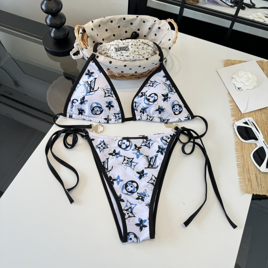 。LV路易威登 比基尼👙 上身超级棒！同步各大专柜发售，自然而然呈现时尚感！十分减龄，具有年轻活力。 码
