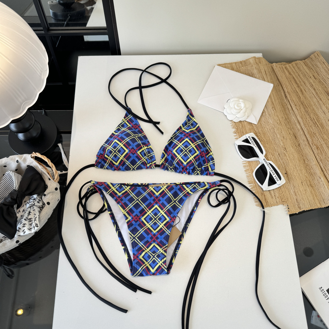 。Burberry巴宝莉分体比基尼👙泳衣，S M L XL