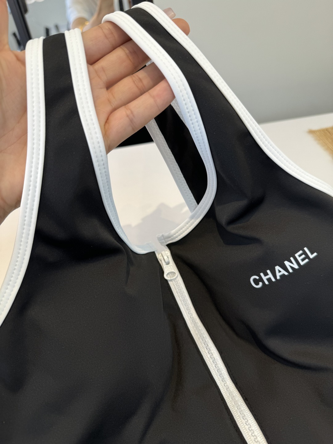 。Chanel香奈儿新款连体泳衣S M L XL