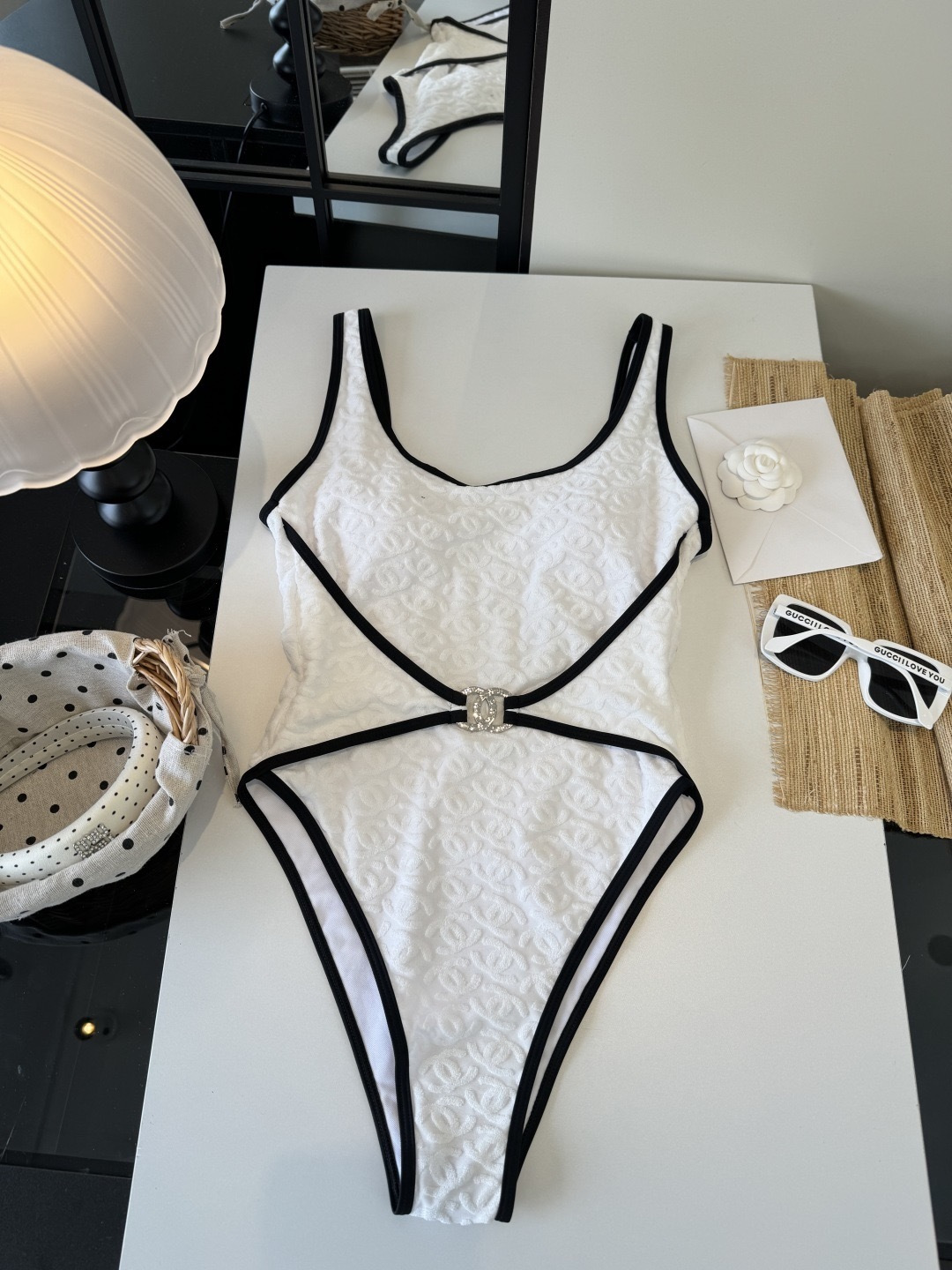 。Chanel香奈儿新款连体泳衣👙❤️😍🥰适合多种场景的游泳衣🏊‍♀️海边 游泳池 温泉 水上乐园 漂流