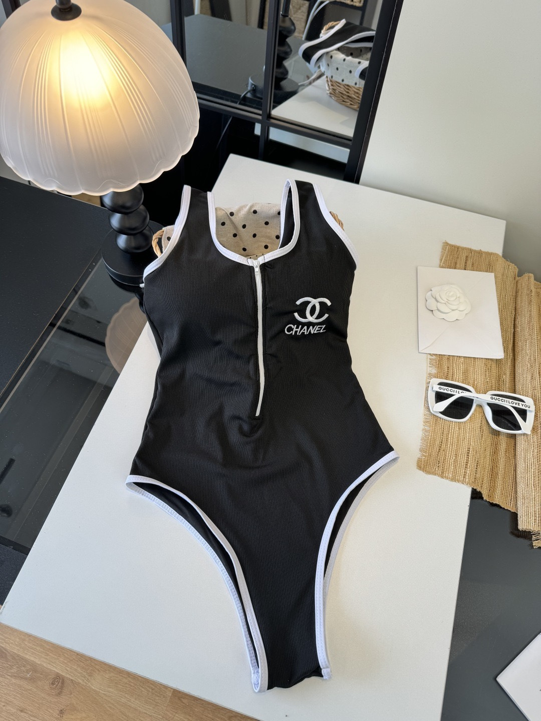 。Chanel香奈儿新款连体泳衣👙❤️😍🥰适合多种场景的游泳衣🏊‍♀️海边 游泳池 温泉 水上乐园 漂流