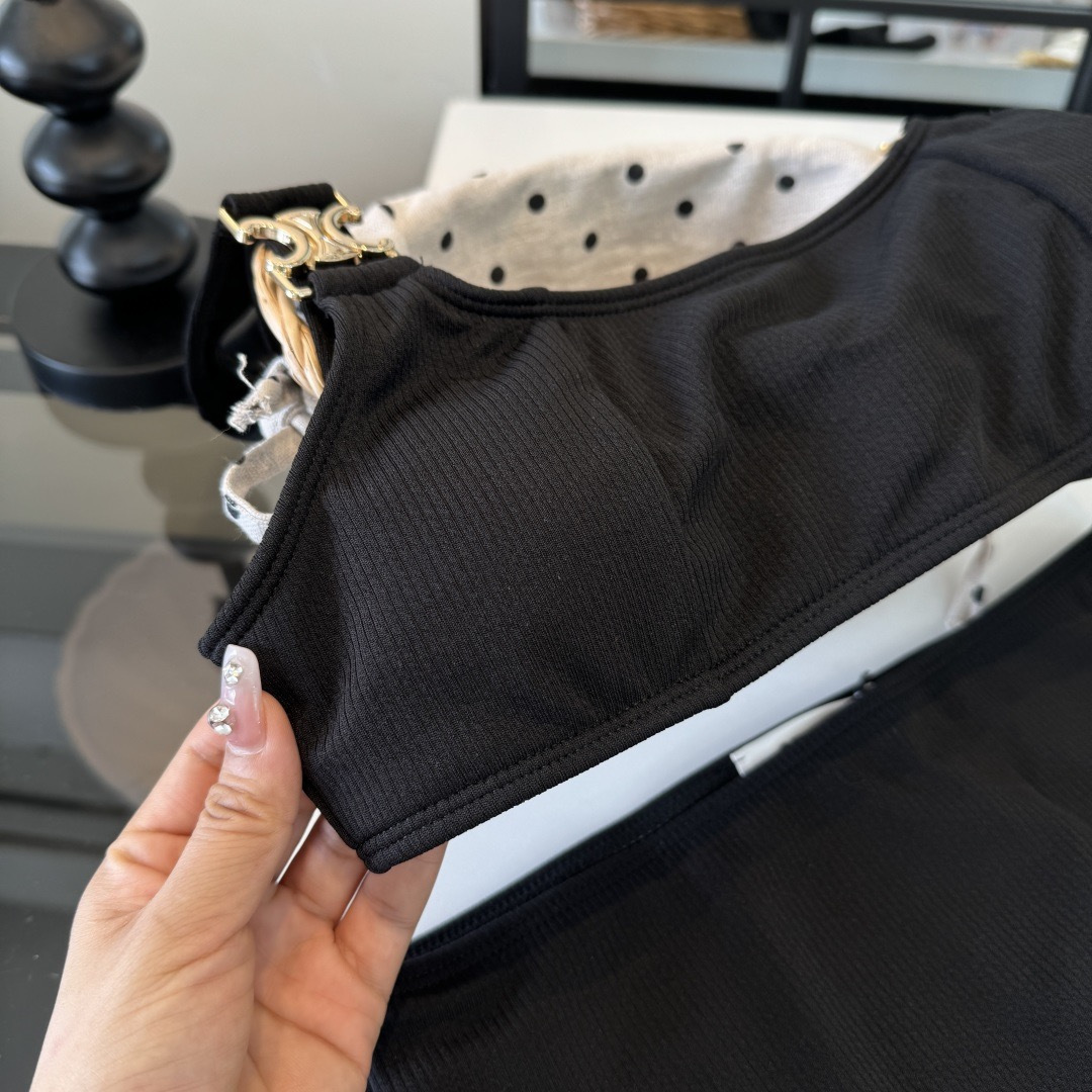 。Celine赛琳分体泳衣比基尼👙，S M L XL