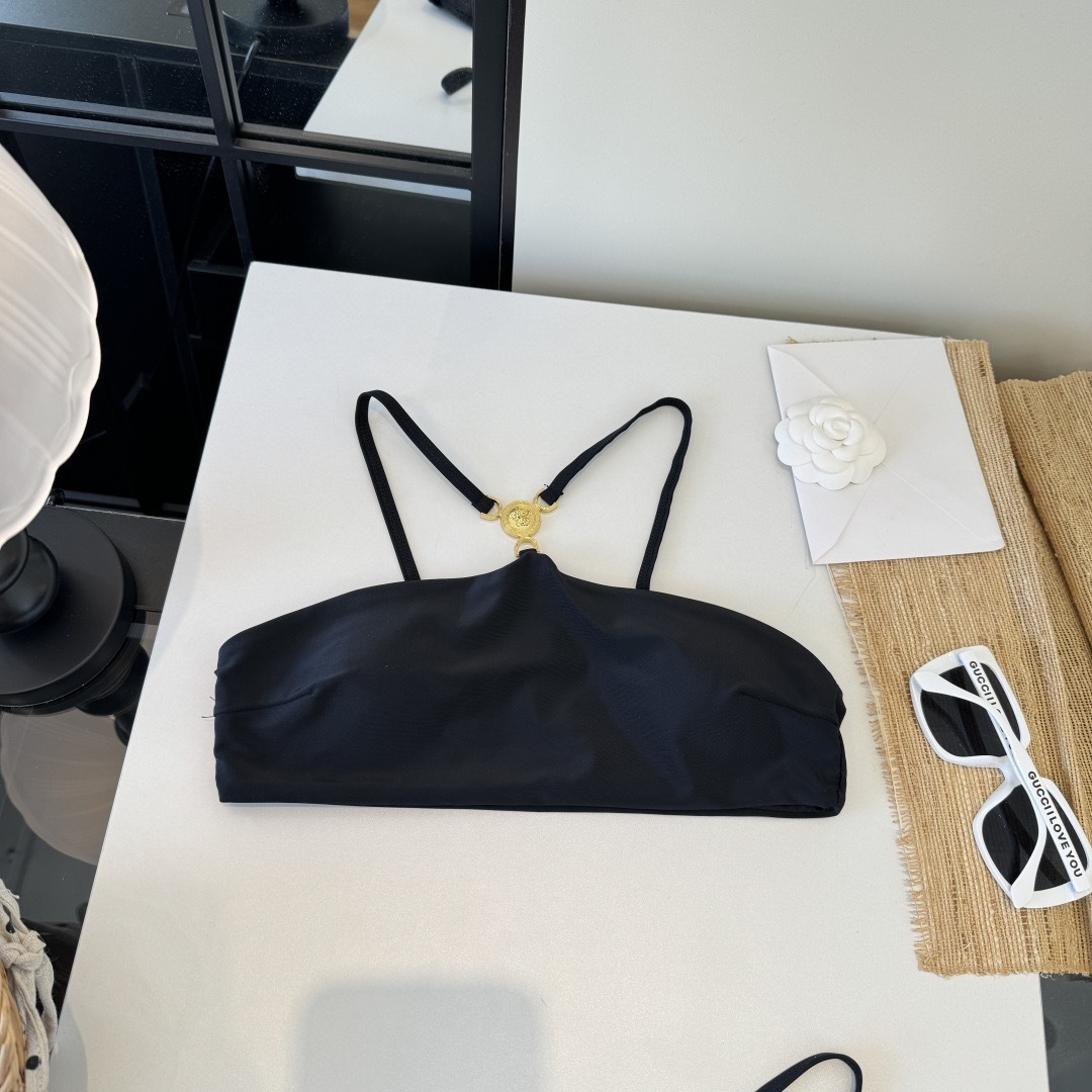 。范思哲分体比基尼👙泳衣 😍🥰适合多种场景的游泳衣🏊‍♀️海边 游泳池 温泉 水上乐园 漂流都可以😌内搭
