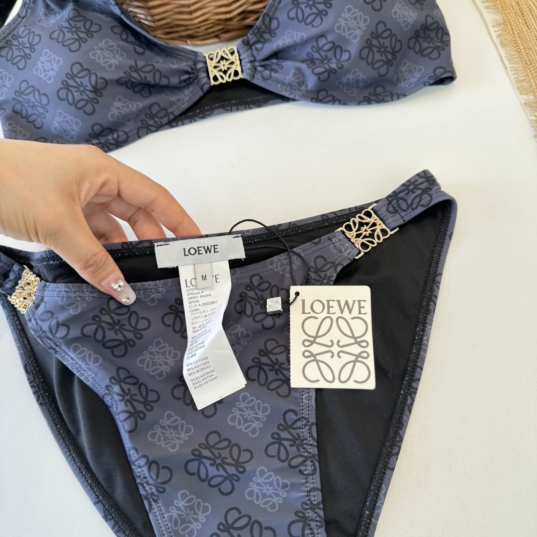 。罗意威LOEWE新款分体比基尼泳衣👙❤️😍🥰适合多种场景的游泳衣🏊‍♀️海边 游泳池 温泉 水上乐园 