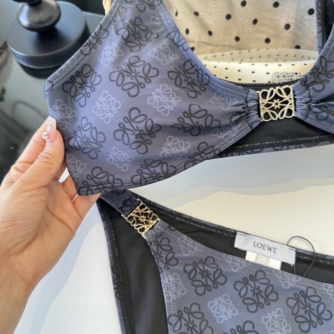 。罗意威LOEWE新款分体比基尼泳衣👙❤️😍🥰适合多种场景的游泳衣🏊‍♀️海边 游泳池 温泉 水上乐园 
