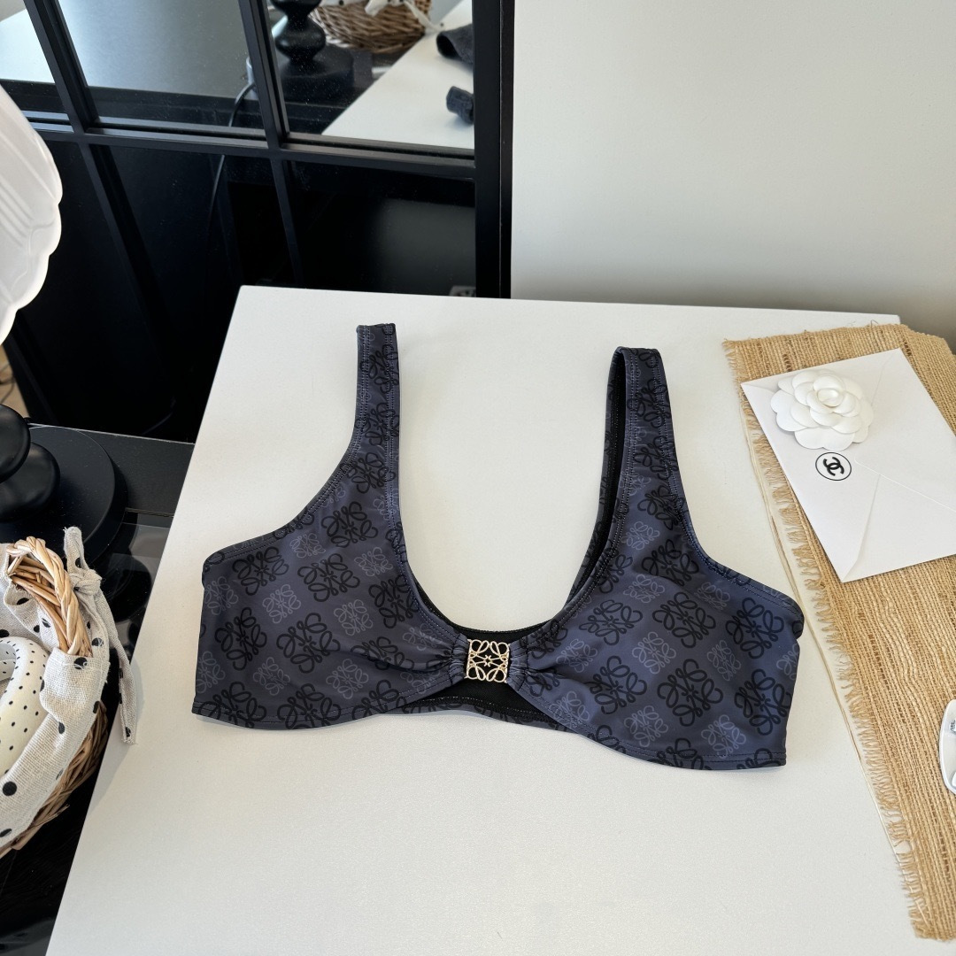 。罗意威LOEWE新款分体比基尼泳衣👙❤️😍🥰适合多种场景的游泳衣🏊‍♀️海边 游泳池 温泉 水上乐园 