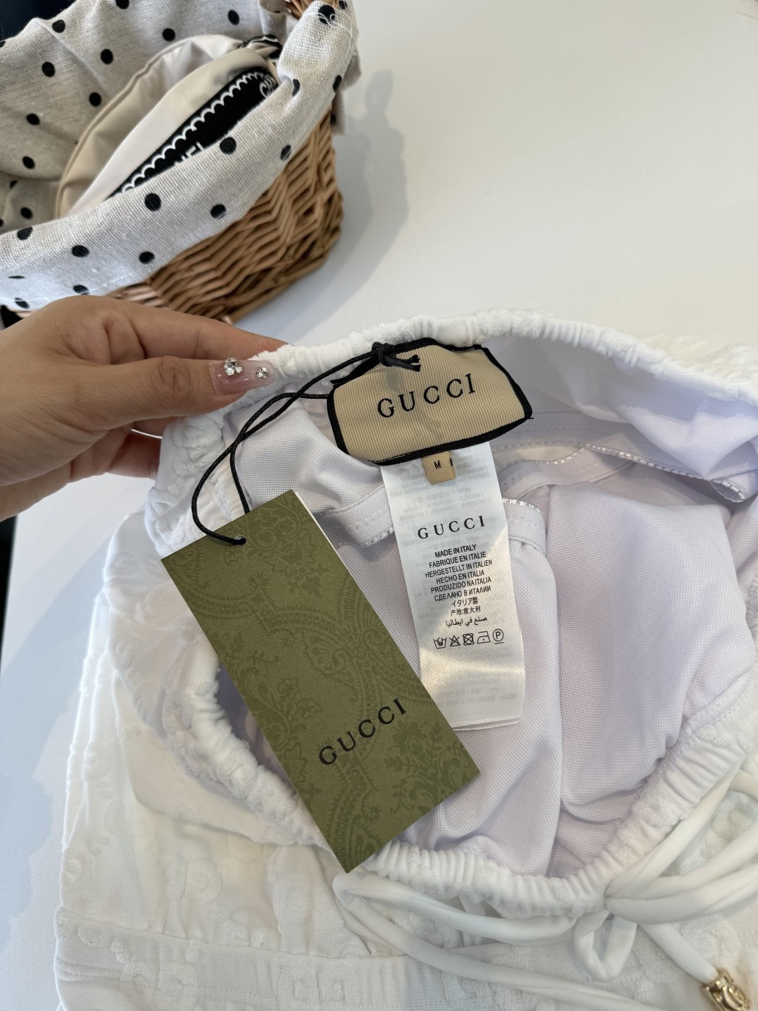 。Gucci古奇连体泳衣👙 上身超级棒！同步各大专柜发售，自然而然呈现时尚感！十分减龄，具有年轻活力。 
