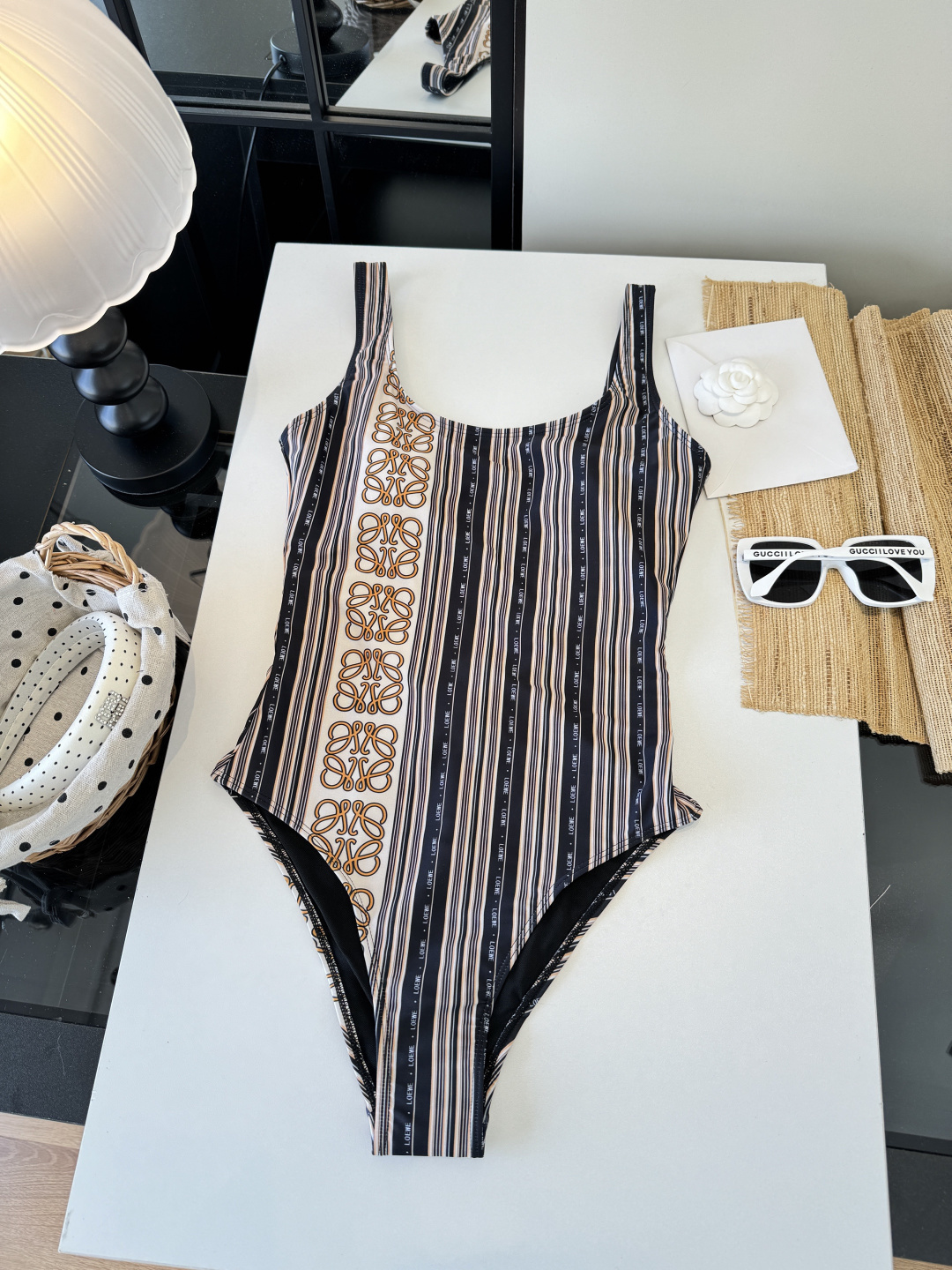 。罗意威LOEWE新款连体比基尼泳衣👙❤️😍🥰适合多种场景的游泳衣🏊‍♀️海边 游泳池 温泉 水上乐园 