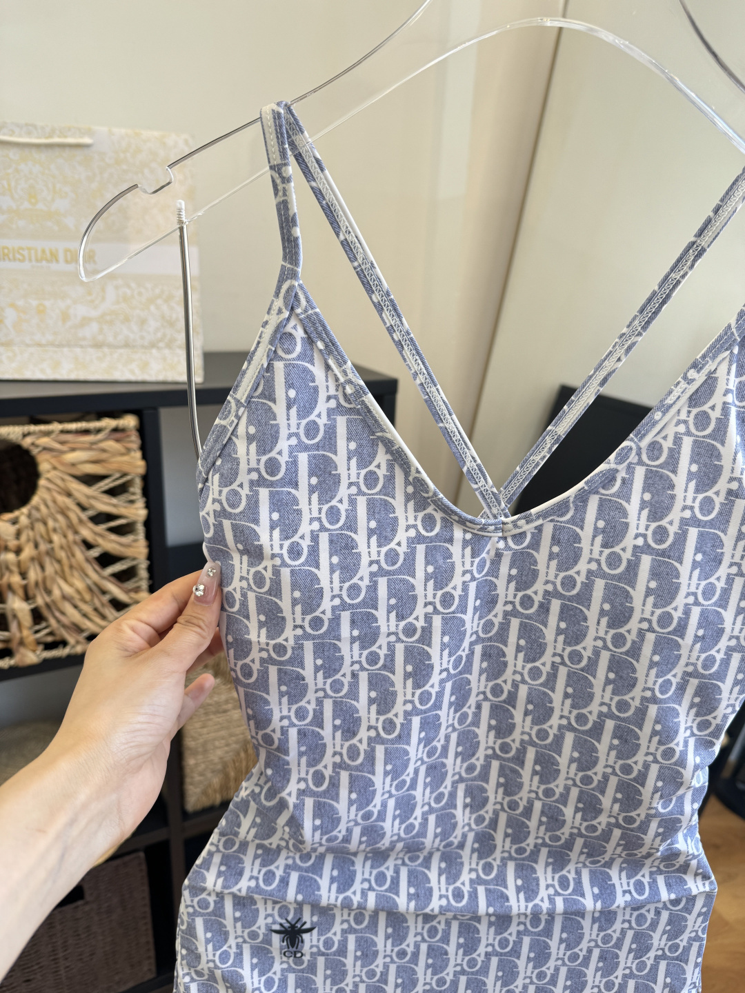 。Dior迪奥新连体比基尼👙泳衣，个性十足，超显水蛇腰，出游必备SM L XL