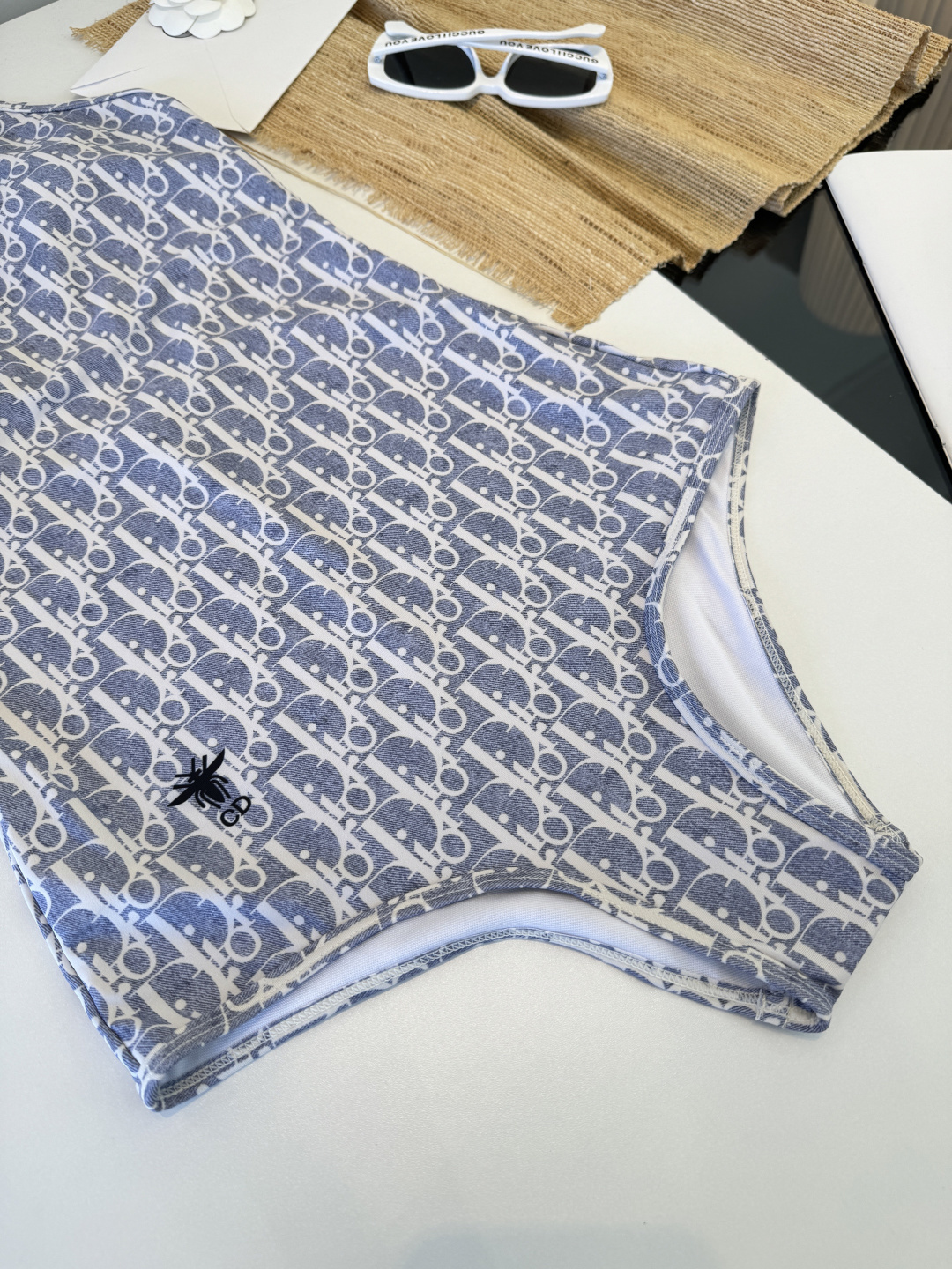 。Dior迪奥新连体比基尼👙泳衣，个性十足，超显水蛇腰，出游必备SM L XL