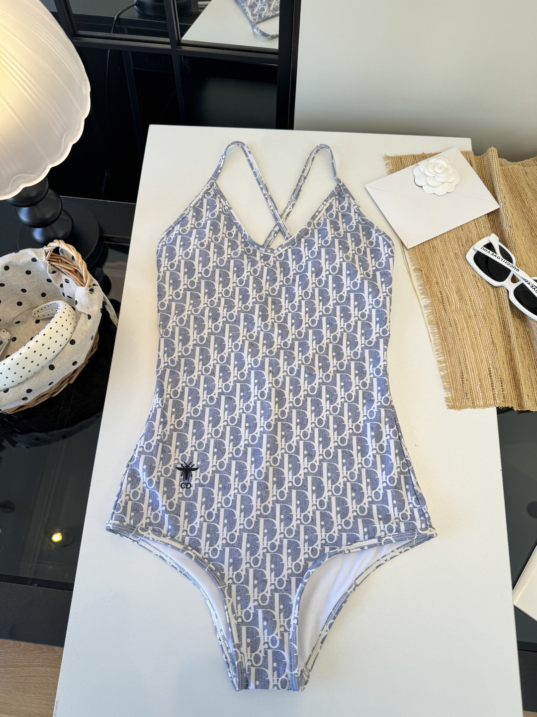 。Dior迪奥新连体比基尼👙泳衣，个性十足，超显水蛇腰，出游必备SM L XL