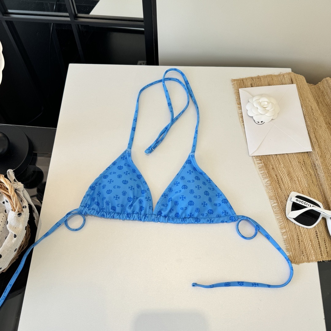 。克罗心新款分体泳衣👙❤️😍🥰适合多种场景的游泳衣🏊‍♀️海边 游泳池 温泉 水上乐园 漂流都可以😌内搭