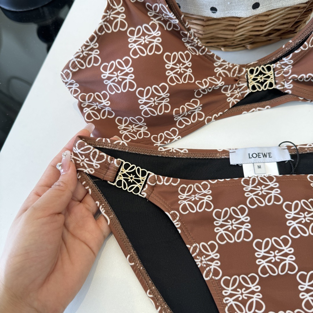 。罗意威LOEWE新款分体比基尼泳衣👙❤️😍🥰适合多种场景的游泳衣🏊‍♀️海边 游泳池 温泉 水上乐园 