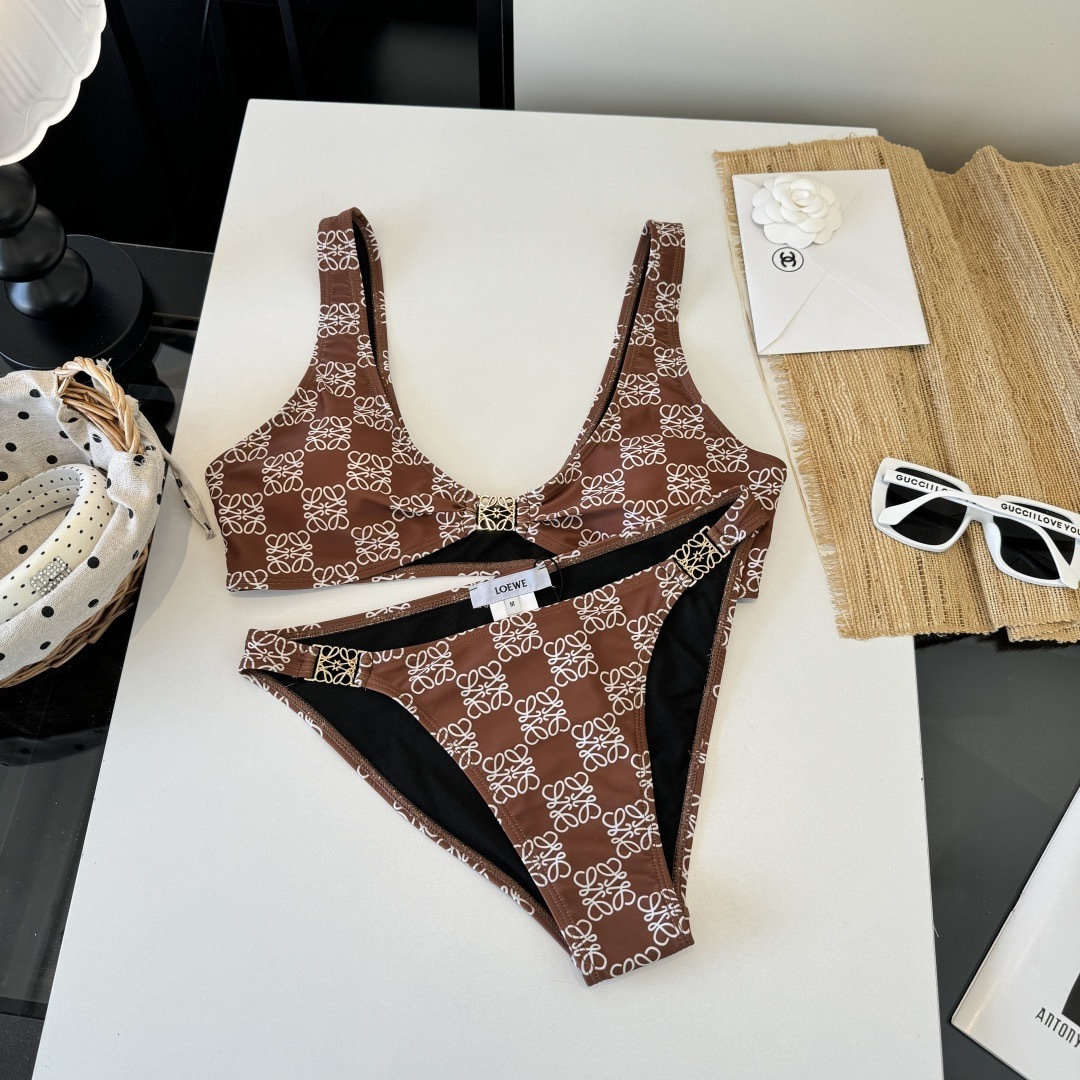 。罗意威LOEWE新款分体比基尼泳衣👙❤️😍🥰适合多种场景的游泳衣🏊‍♀️海边 游泳池 温泉 水上乐园 
