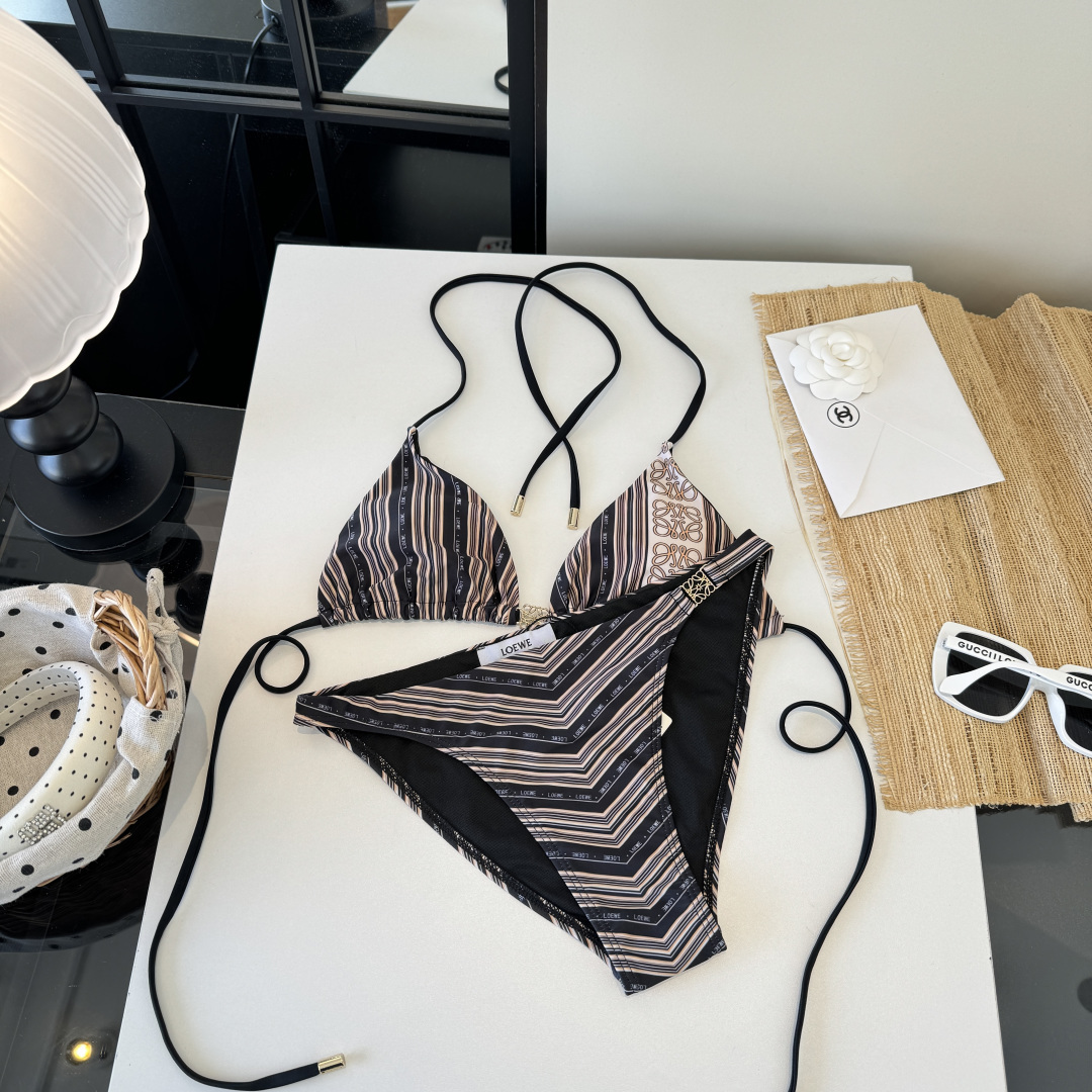 。罗意威LOEWE新款分体比基尼泳衣👙❤️😍🥰适合多种场景的游泳衣🏊‍♀️海边 游泳池 温泉 水上乐园 