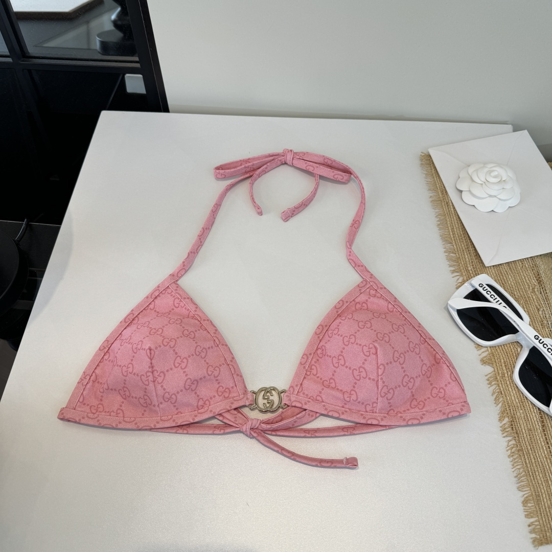。Gucci古奇比基尼👙 上身超级棒！同步各大专柜发售，自然而然呈现时尚感！十分减龄，具有年轻活力。 码