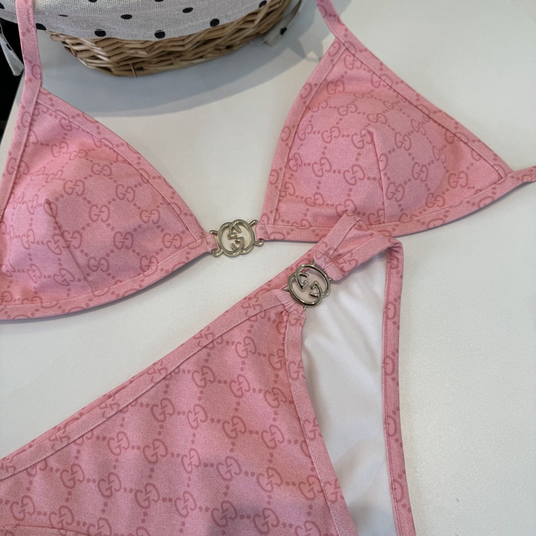 。Gucci古奇比基尼👙 上身超级棒！同步各大专柜发售，自然而然呈现时尚感！十分减龄，具有年轻活力。 码