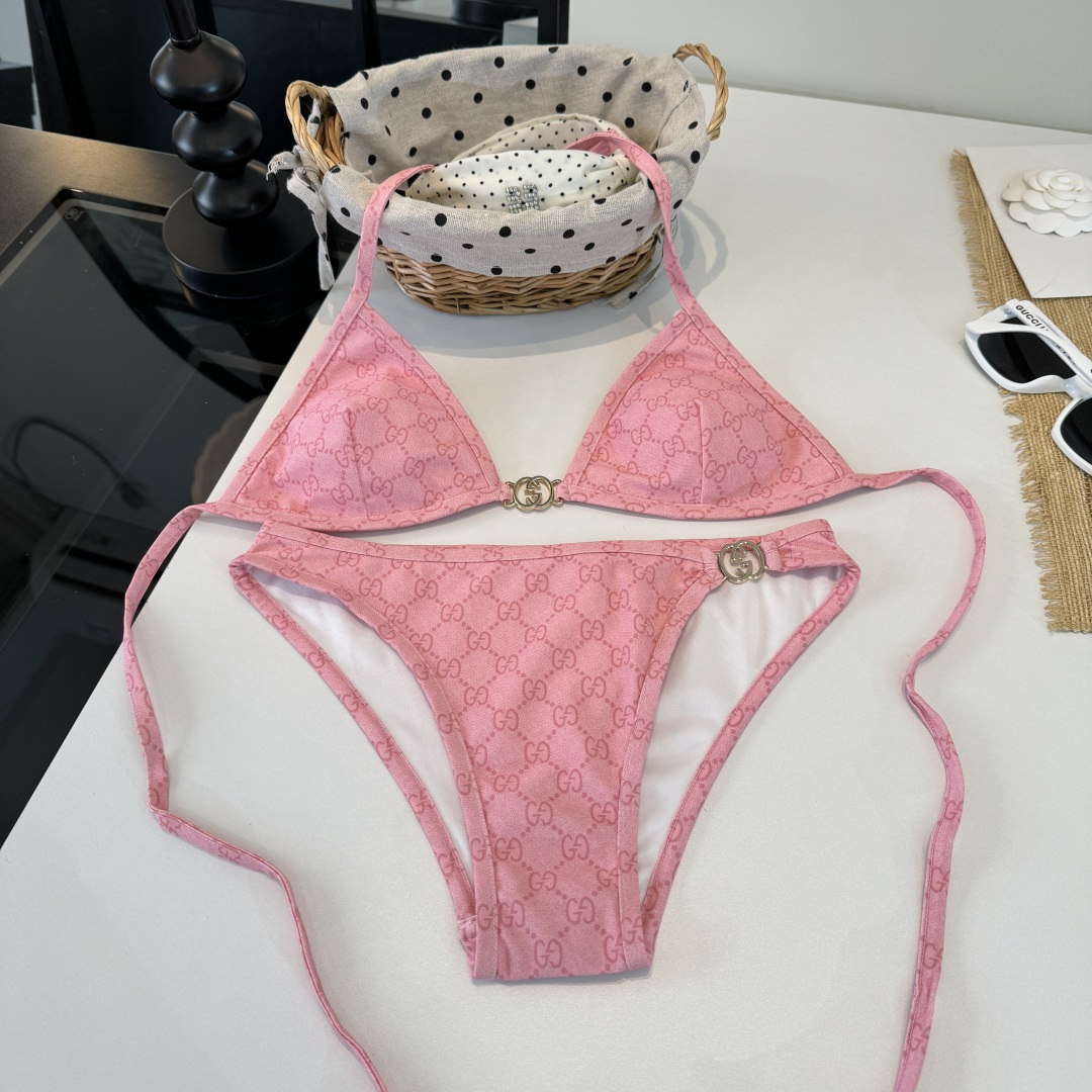 。Gucci古奇比基尼👙 上身超级棒！同步各大专柜发售，自然而然呈现时尚感！十分减龄，具有年轻活力。 码